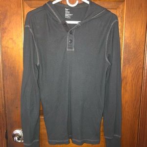 GAP Men’s lightweight hooded long sleeve shirt